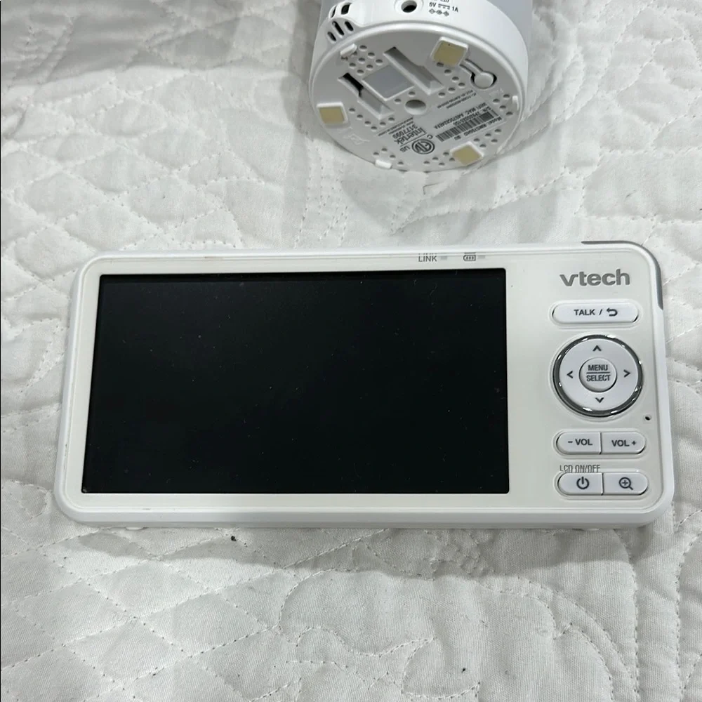 White Baby Monitor with Camera